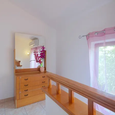 Semesterbostad Stone House *