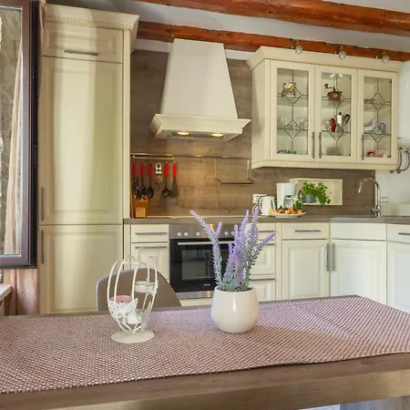 Ferienhaus Stone House *