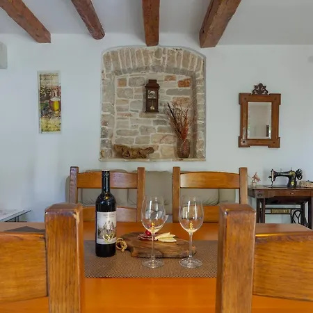 Stone House Holiday home Bale